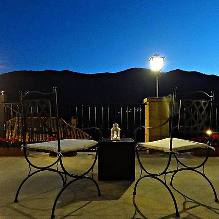 Posada Valle Del Oso Lerones ภายนอก รูปภาพ