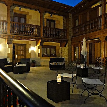 Posada Valle Del Oso Lerones ภายนอก รูปภาพ