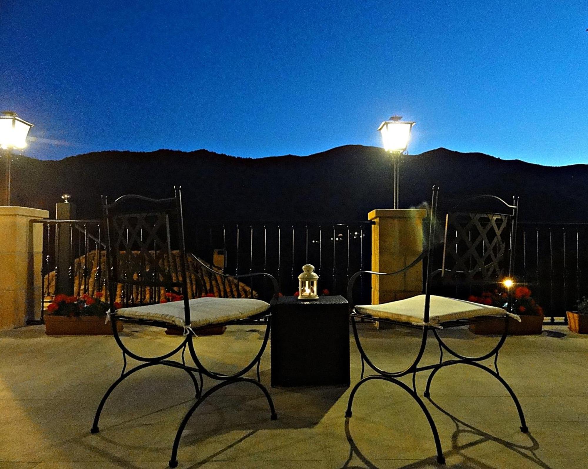 Posada Valle Del Oso Lerones ภายนอก รูปภาพ