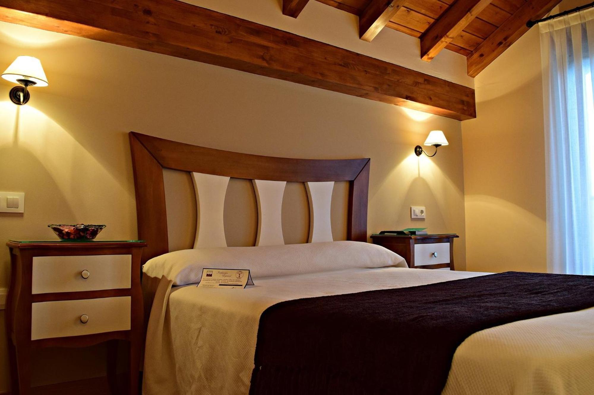 Posada Valle Del Oso Lerones ภายนอก รูปภาพ