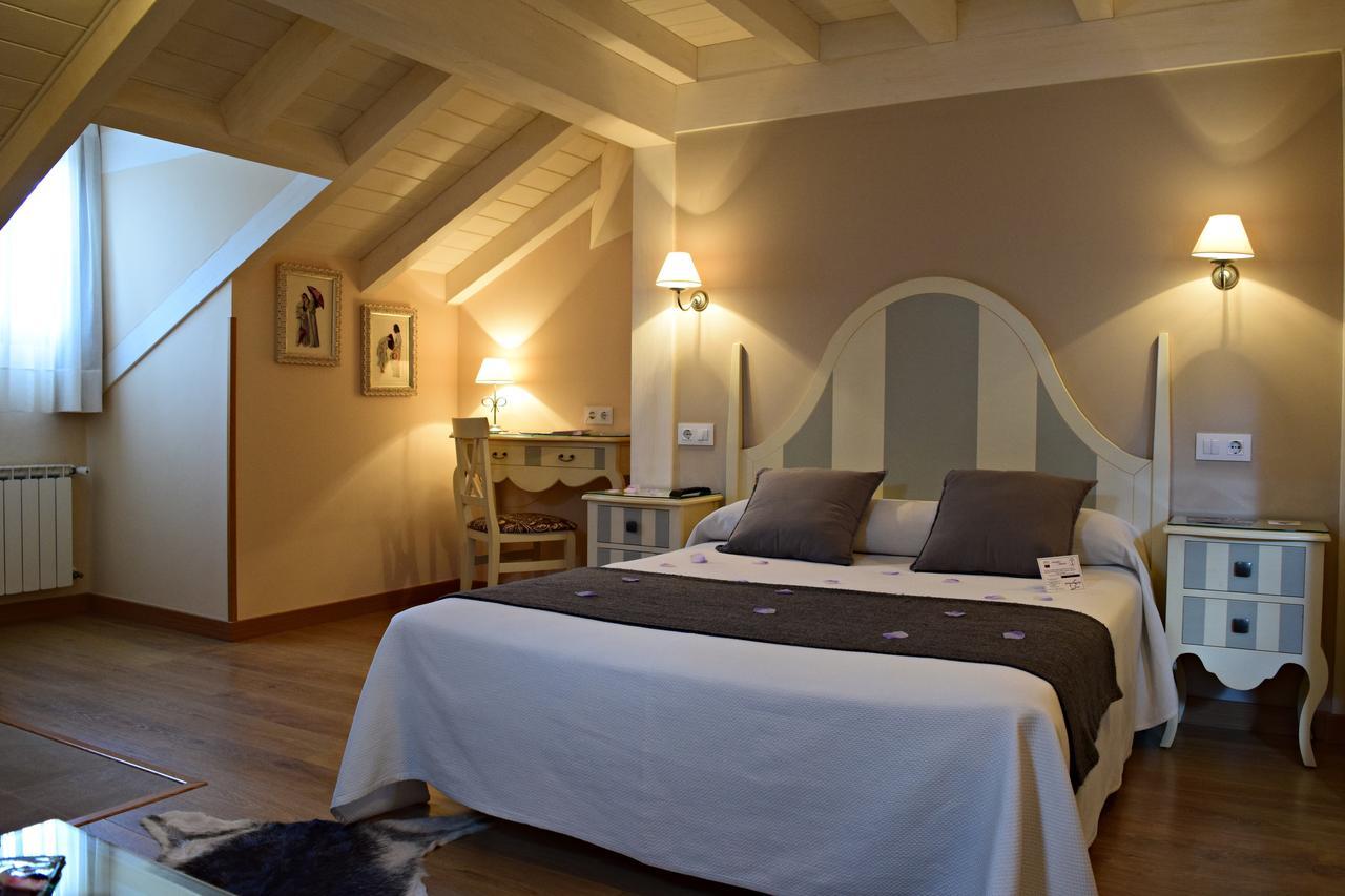 Posada Valle Del Oso Lerones ภายนอก รูปภาพ