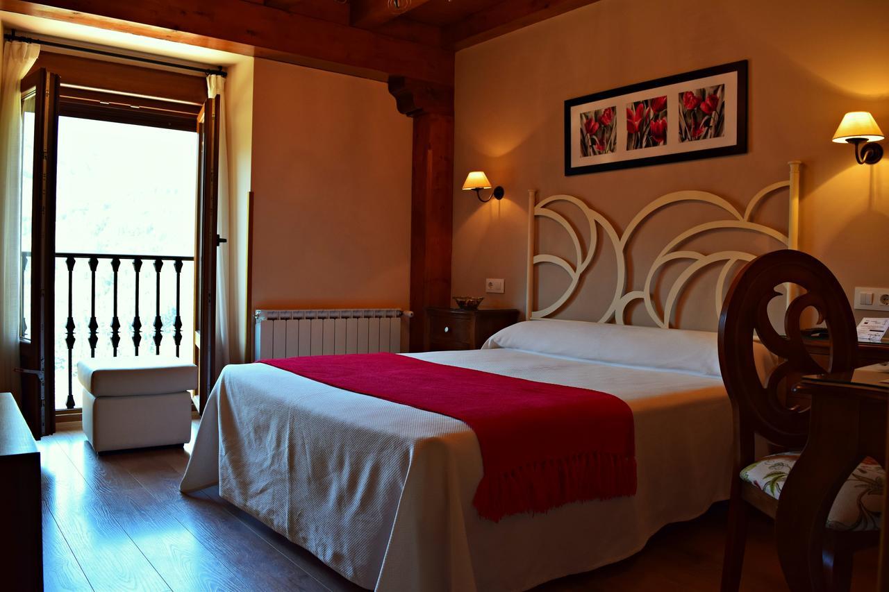 Posada Valle Del Oso Lerones ภายนอก รูปภาพ