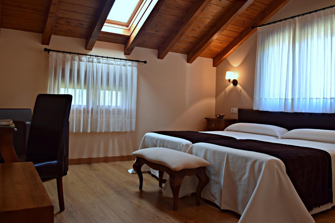 Posada Valle Del Oso Lerones ภายนอก รูปภาพ