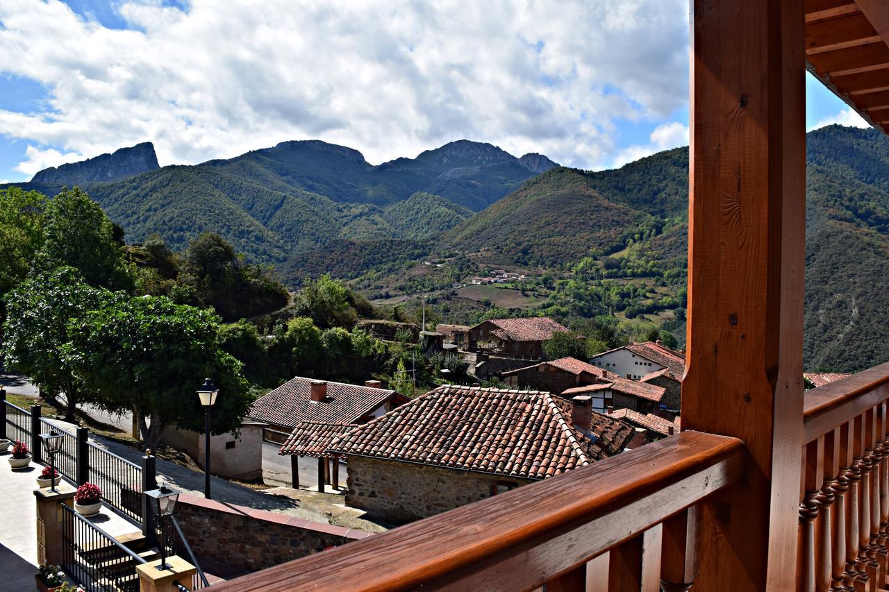 Posada Valle Del Oso Lerones ภายนอก รูปภาพ